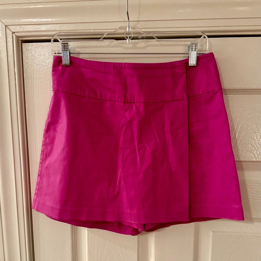 Cache' Vibrant Pink Skort Size 6 - Good condition